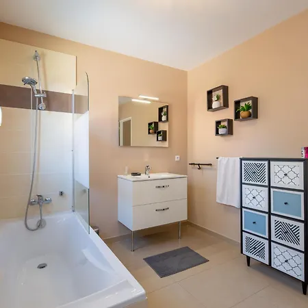 Julia By Interhome * La Garonnette-Plage